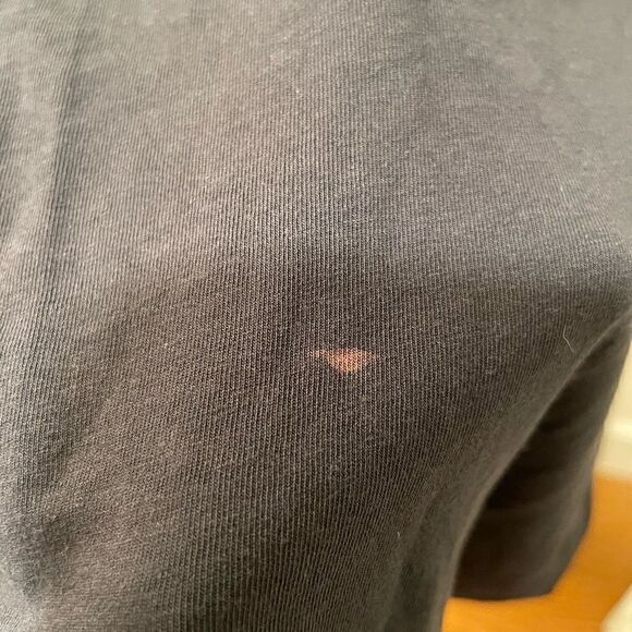 Lululemon TShirt Womens 6 Black 5 Year Basic Tee Vancouver Cityscape FLAWED - Picture 4 of 6